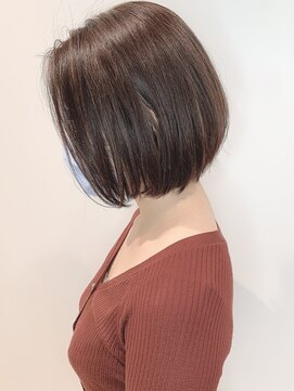 ステア ケース(stair case) 大人ショートセンターパートショートボブ/ハンサムショート