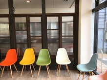 カラーズ(Colors)の雰囲気(お店の前に5台駐車場がございます♪満車の際はお声かけ下さい。)