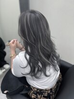 アルドーレフィエロ シンサイバシ(Ardore fiero shinsaibashi)&nbsp;コントラスト極ハイライト☆アッシュブラック