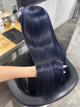 アイズ 横浜(IS) 【nanami指名】ネイビーブルー/ブリーチ1回