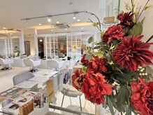 レガロ(Regalo)の雰囲気（白を基調とした店内は落ち着いた雰囲気で過ごせます♪）