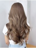 おくれ毛ミルクティーくびれヘアロング_ba517662