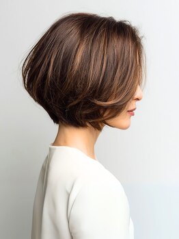 サンタフェ 日進岩崎店(Santa'Fe)の写真/色っぽ大人ショートで美人度UP♪脱白髪染めのハイライトで立体的なデザインも楽しめる◎若々しい印象に!