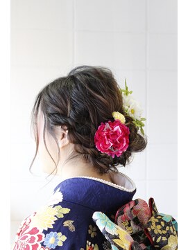 リラ ヘア サロン(rela hair salon) フラワーアクセントの成人式セレモニーアップ