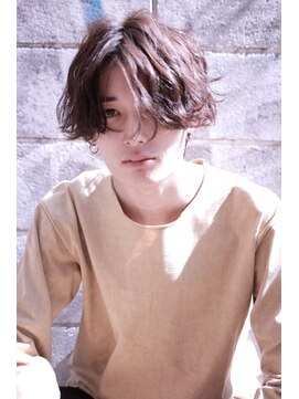 ラべリー 池袋(LOVELEY) ゆるウェーブセンターパート ヘアカラー 【池袋】