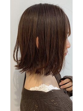 アミル(AMIL) 切りっぱなしボブ