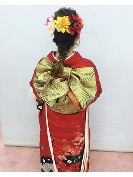 スーリール 博多店(Sourire) 成人式、卒業式、編み下ろしねじり編み込みヘア