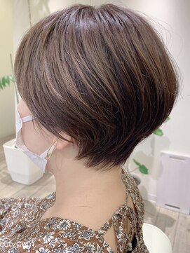アイ(I.) 【I.】30代40代大人女性おすすめ上品ハイライトマッシュショート