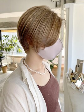 スー 渋谷(suu) 大人ハイトーンショートホブ丸みショートミルクティーベージュ