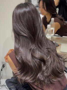 ヨロ 小岩(YOLO) ラベンダーグレージュハイライトケアブリーチレイヤーカット