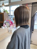 スアバイキキ(SuA by kiki.)&nbsp;レイヤーボブ/外ハネボブ/大人ショート/ニュアンスカラー[千葉〕