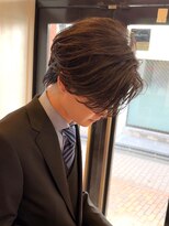 ニュアンスパーマセンターパート毛流れカルマパーマ刈り上げ