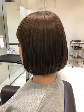 スリーヘアーデザインズ(Three Hair Designs) ハニーブラウン柔らかボブ