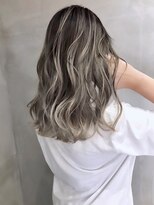 メリー(merry craftsman's factory)&nbsp;外国人風バレイヤージュ、ハイライトカラー、シャドールーツ