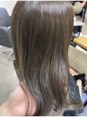 オリーブブラウン