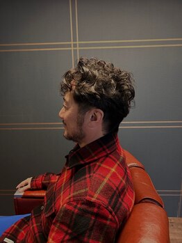 ヤスムラ(YASUMURA)の写真/シンプルでありながら、センスを感じさせるスタイル提案が魅力の一つ◎心身共にカッコイイスタイルに…