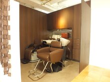 シークレットベース(Secret Base)の雰囲気（リラックスできる炭酸泉付シャンプー台ご用意してます◎）