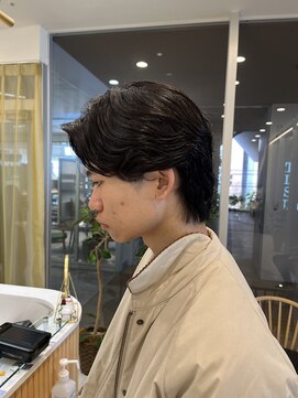 エクリジユウガオカ(equri Jiyugaoka) 【自由が丘】ニュアンスパーマ/センターパート