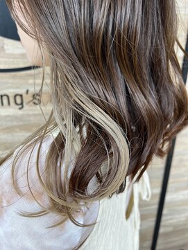 グロウ ヘアデザイン(grow) チラ見えが可愛い大人のインナーカラー