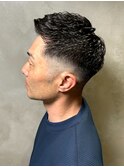 黒髪ショート フェードカット ビジネスヘア ツーブロック 40代