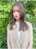 グレージュ／レイヤーカット