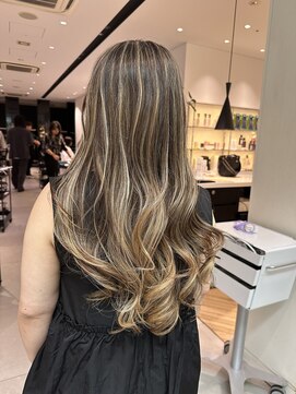 ステア ケース(stair case) 地毛残しハイライト 筋感が欲しい方へ メンテナンス5ヶ月