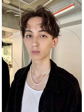 メンズレコ 渋谷(MEN'S LECO) センターパートニュアンスパーマフェザーパーマブルーブラック