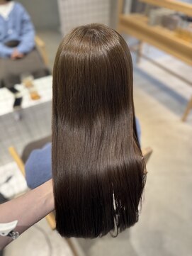 ニーイチイチ(211) オリーブベージュ/ニュアンスカラー