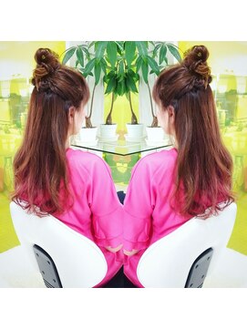 ノーマジーン(Norma jean) ゆるいおだんごハーフアップでガーリーカジュアル感を主張！