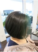 ブルーグリーンインナーカラー＆ハイライトボブ