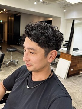 ミラバイグリーン(Mira by green) 【KAEDE】スパイキーショート×ワンカールパーマ　黒髪パーマ