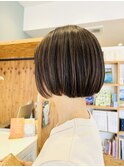 ハイライトで動きをプラス!ミニボブ