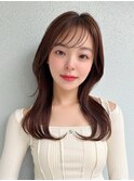 20代シースルーぱっつん前髪で結んでかわいいフェイスレイヤー