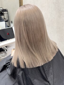 ロンド レア 天神大名店(Lond Le’a) ミディアムヘアデザインカラーフェイスフレーミング暗めカラー