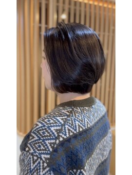 イゾラ(isola) 白髪ぼかし×重めショートボブ|ショート専用クーポン有|西千葉