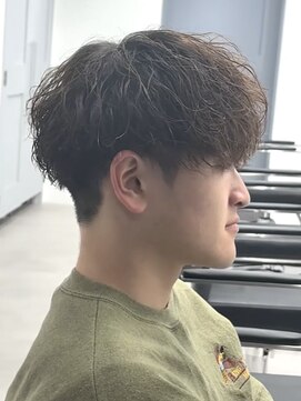 ゴート(GOATO) 波巻きツイストスパイラルパーマ 刈り上げマッシュ 鹿児島メンズ