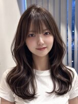 レス(Les.) ミディアムレイヤー小顔カットハッシュカットダークブラウン