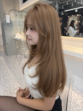 ロール 博多(Role) レイヤーカット/ダブルカラー/ブリーチ/ミルクティーベージュ