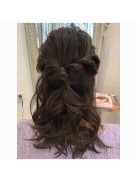 フィオ(fio) 【fioフィオ】ハーフアップアレンジ