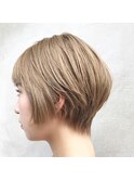 奥行と立体感が決め手のハイトーンショートボブ