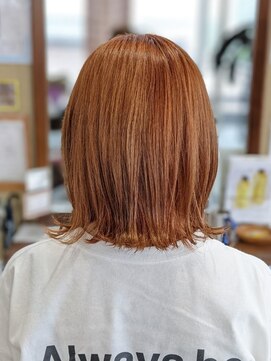 パピヨンロゼ(Papillon Rose) アンバーオレンジ　外はねボブ