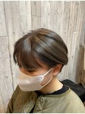 ショートWカラー×耳掛けスタイル