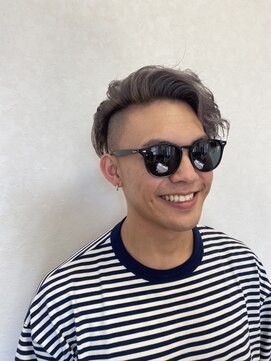 ワイズ ビー 尾張旭店(Y's BEE) シルバーアッシュ