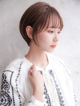 カライング(ing) 大人可愛い20代30代40代黒髪前下がりひし形小顔ボブ丸みショート