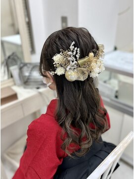 リサ 恵比寿(risa.) 袴に映えるハーフアップ