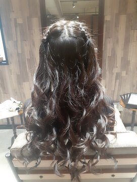 ネセサリー(NECESSARY) カット&ヘアセット