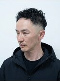お洒落感UP！フェード風刈り上げ×無造作パーマ