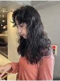 ラフに決まるロングパーマ