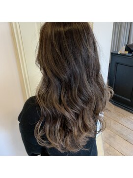 ヴィコロ(vicolo) 外国人風グレージュハイライト