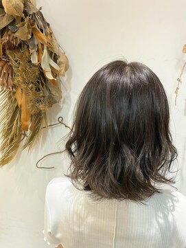 クララ スギタ(CLALA Sugita) カーキグレージュ☆切りっぱなしボブ